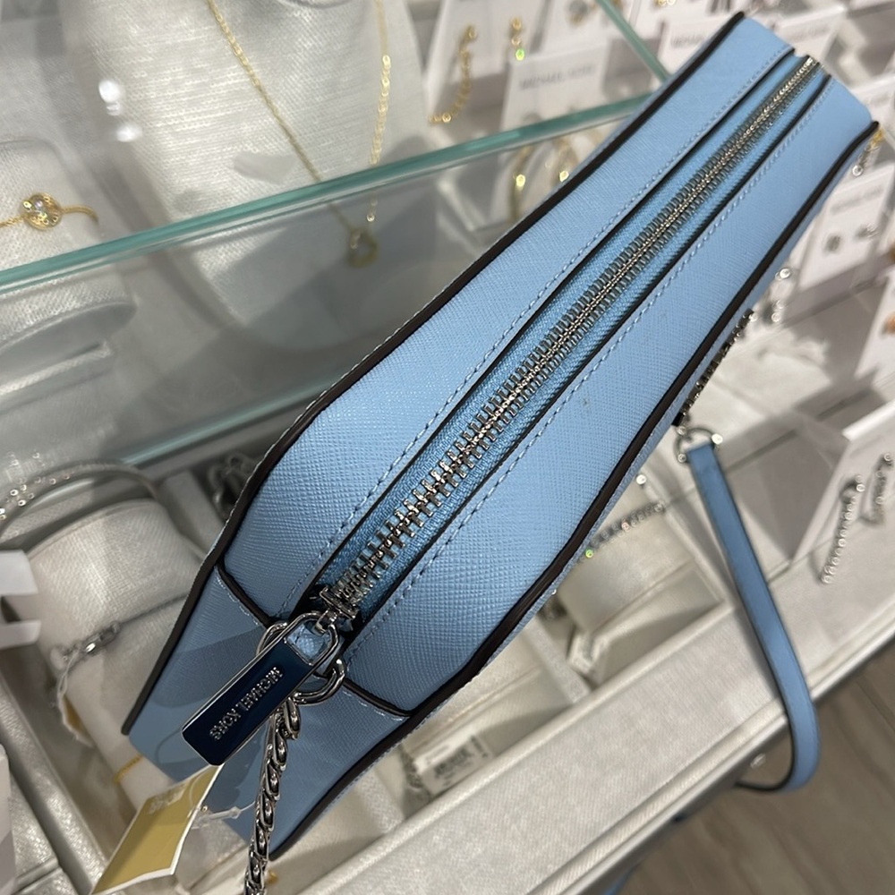 MICHAEL KORS Jet Set Large Saffiano Leather Crossbody Bag
LIGHT SKY
NWT - Picture 9 of 16